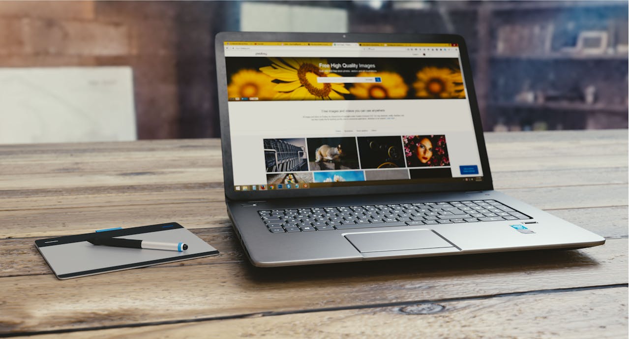 Jak Wybrać Idealny Laptop dla Pracy i Rozrywki
